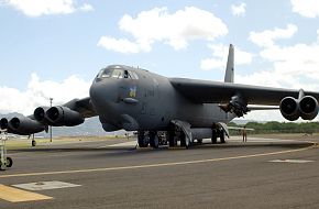 B-52 Strategic Bomber - Military Aircraft Wallpapers