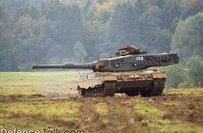 Leopard 2 Tank - Military Weapons Wallpapers