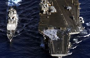 USS Kitty Hawk (CV 63) - US Navy