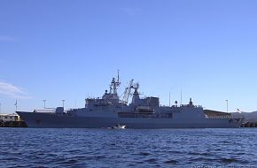 HMNZS Te Mana  -  Anzac class frigate  -  in Hobart March 2007