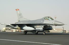 F-16CJ taxi at Al Udeid Air Base