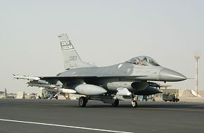 F-16CJ taxi at Al Udeid Air Base