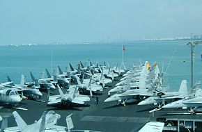 USS Kitty Hawk in Singapore 2002