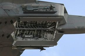 USAF F-22A Raptor Weapons Bay & AIM-9 Sidewinder Missiles