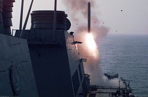 Tomahawk Cruise missile on USS LaBoon (DDG 58) - US Navy
