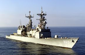 Spruance-class destroyer USS Kinkaid (DD 965) - US Navy