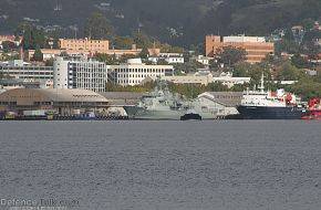 HMAS Anzac in Hobart March 2009