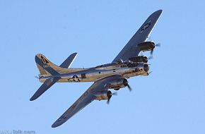US Army Air Corps B-17 Flying Fortress Heavy Bomber