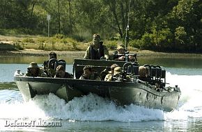 4RAR Commando's practising Amphibious Landings 2