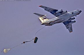 Il-76 dropping BMD-1