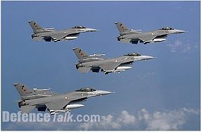 Four F-16 Fighting Falcon