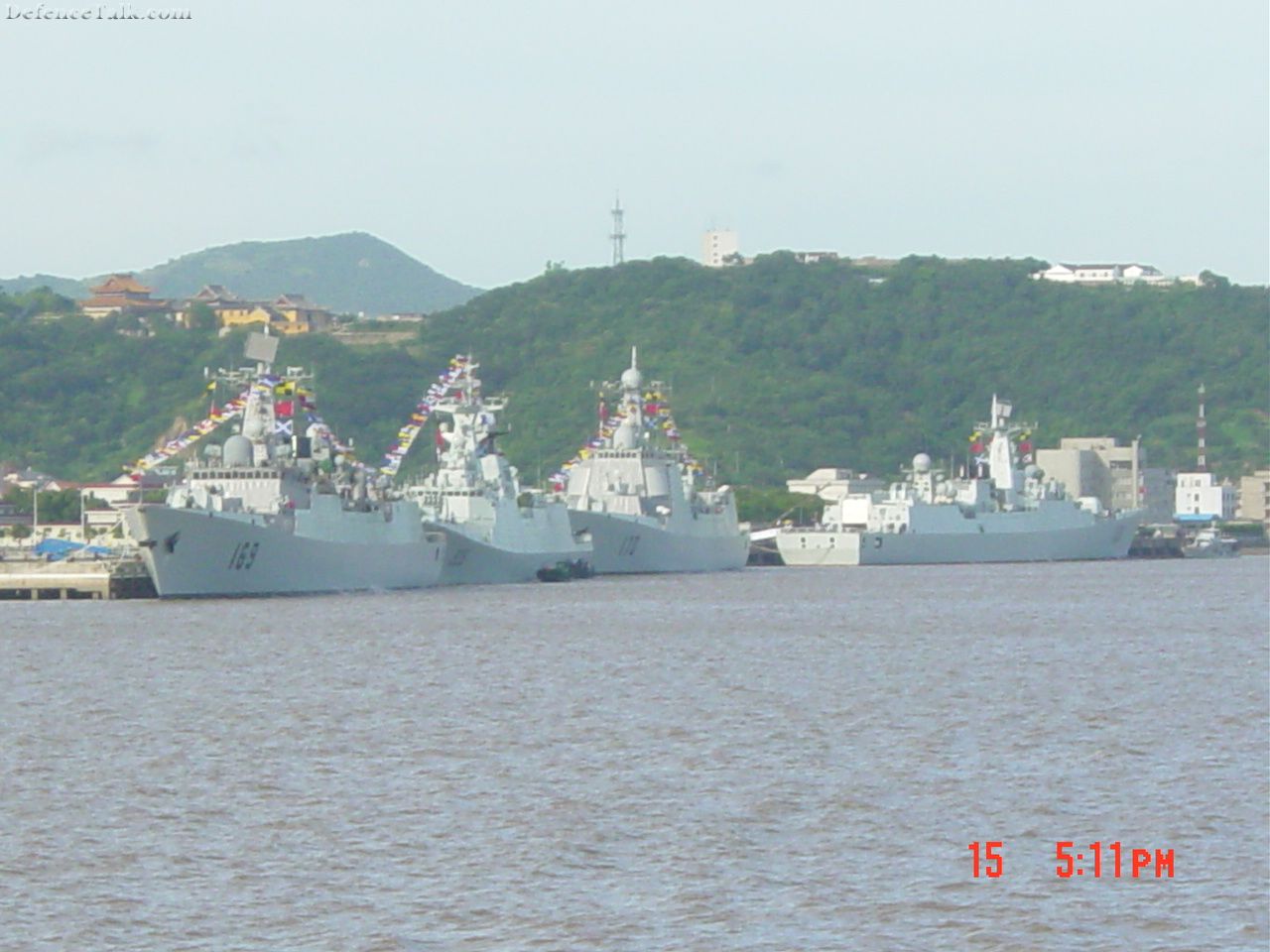 052B, 052C DDG and 054 FFG in harbor