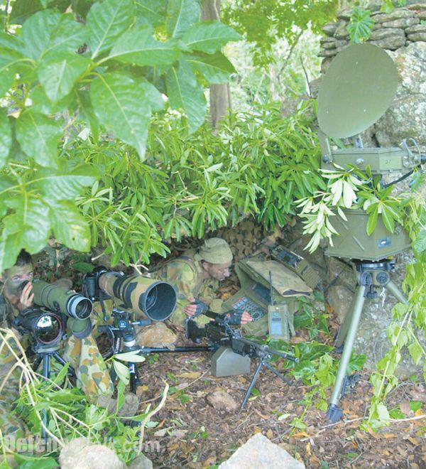 Australian Army surveillance operators from 131 Surveillance and Target Acq