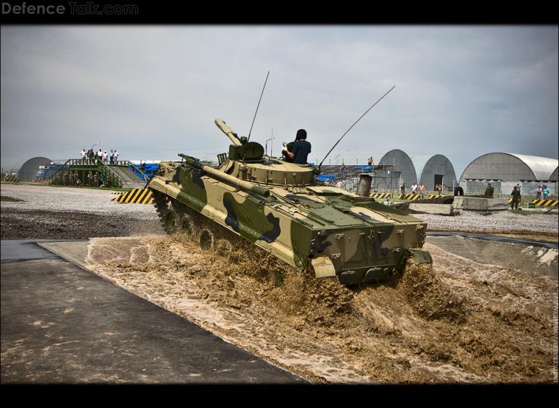 BMD-4 water crossing