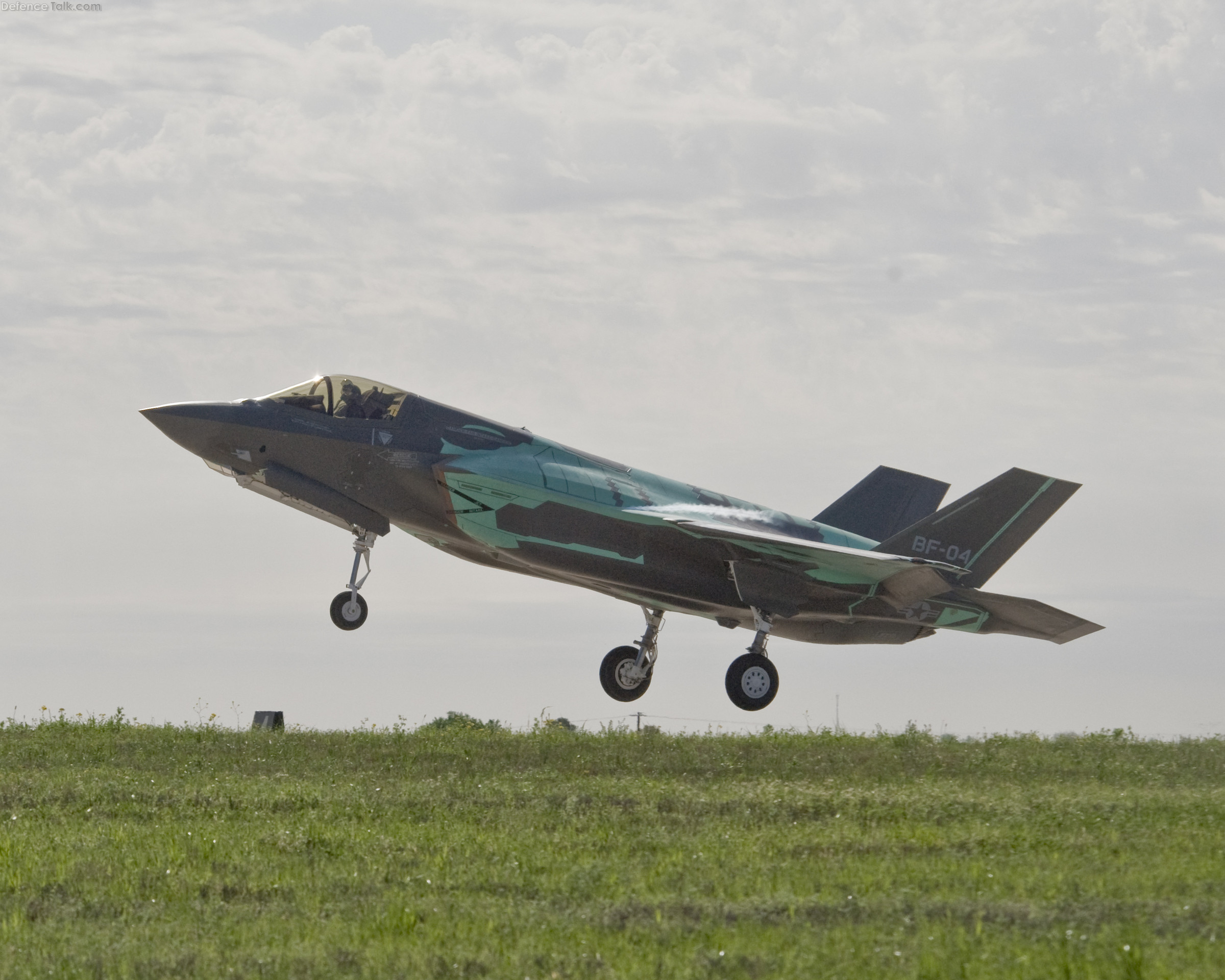 F-35 Lightning II Equipped with Avionics Systems