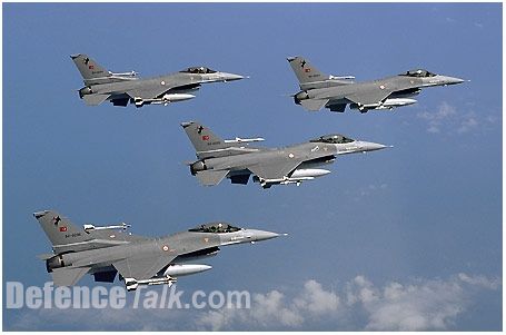 Four F-16 Fighting Falcon
