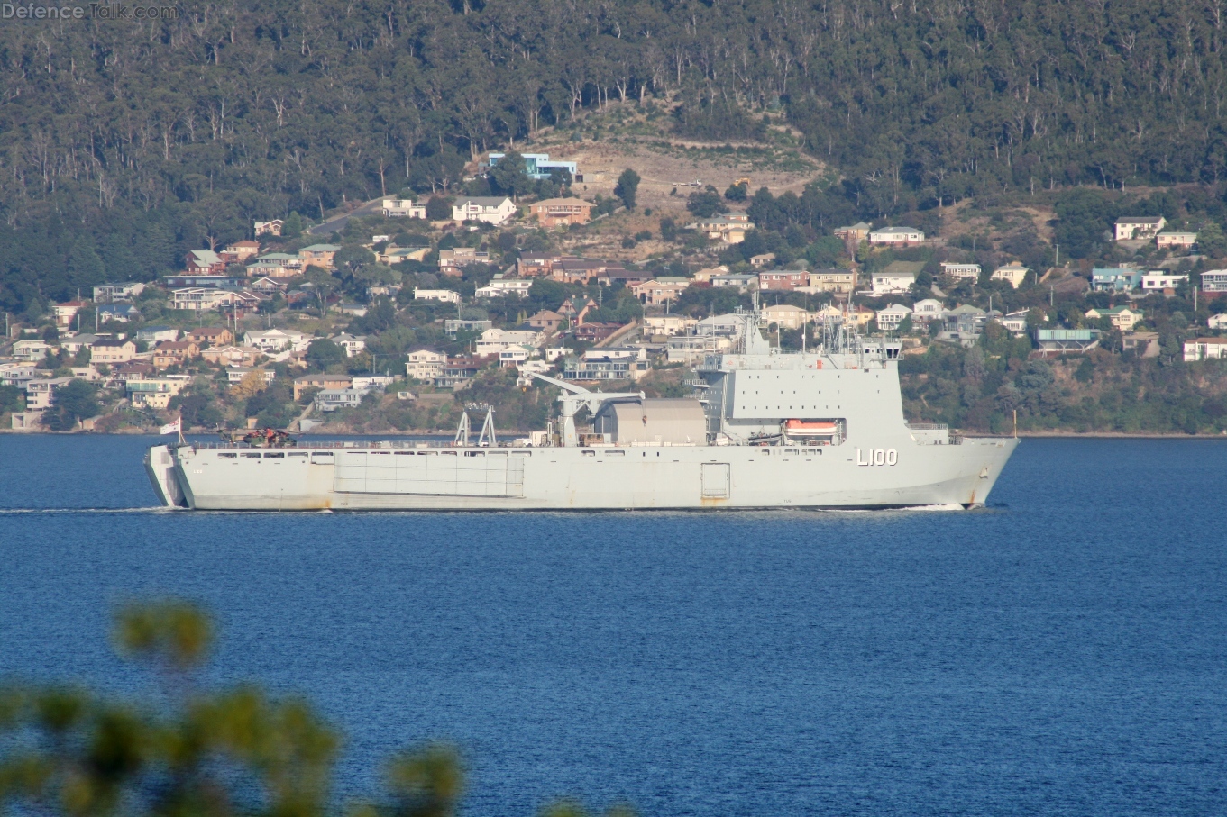 HMAS Choules L100