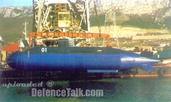 midget submarine of the UNA class modified in Croatian service