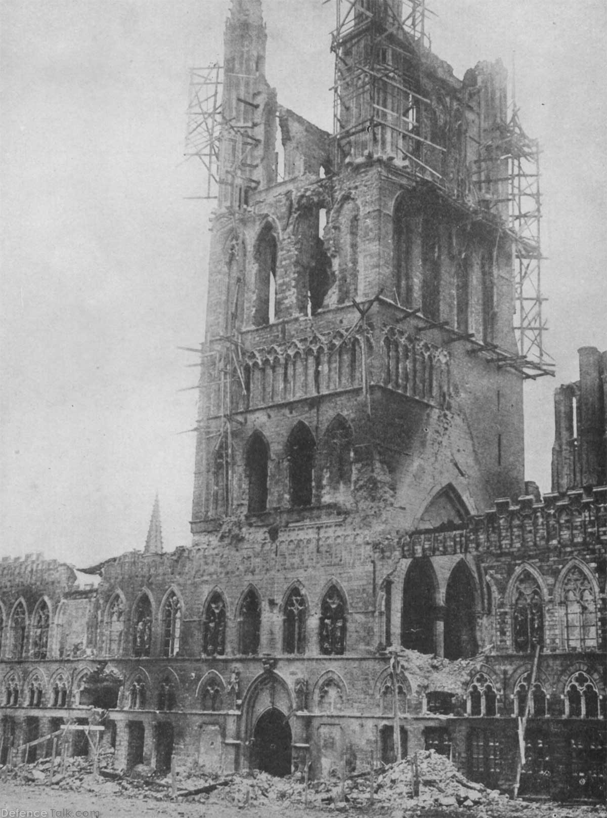 nw_ypres_townhall_01