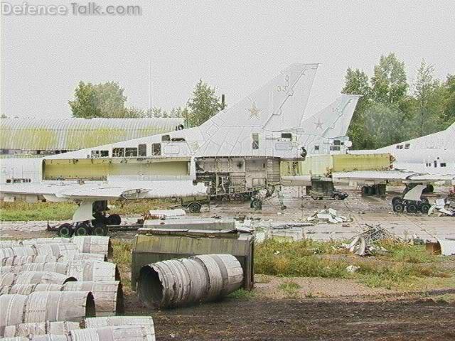 Tu-22M and engines, scrapyard
