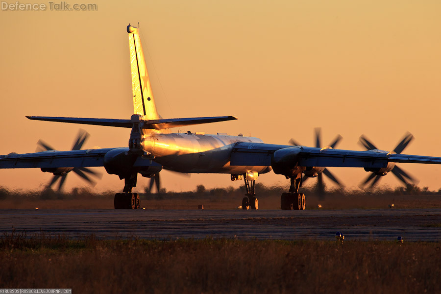 Tu-95 landing
