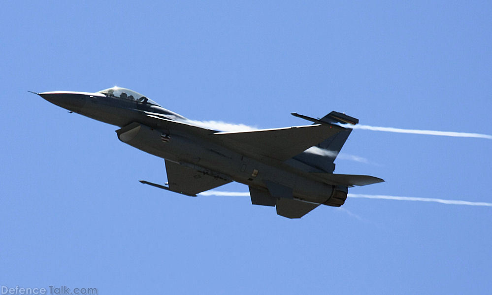 USAF F-16 Fighting Falcon Fighter Aircraft