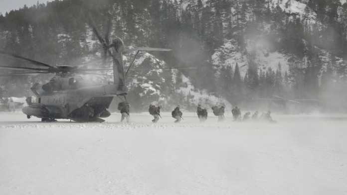 Soldiers exit aircraft during Exercise Cold Response 16Exercise Cold Response 16