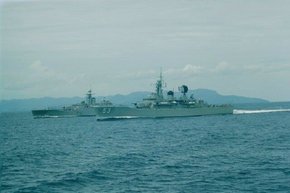 HMAS Torrens & HMNZS Otago, Coral Sea, 1980.jpg