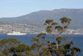 Canberra approaching Sandy Bay 190321.JPG