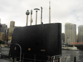 HMAS_Onslow_fin_and_masts.jpg