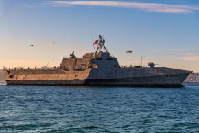 AP-2023-07-18-095957 - USS Canberra.jpg