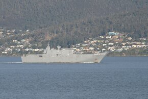 HMAS Adelaide in Derwent 8 Mar 25.JPG