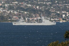 Stalwart leaving Hobart 160925 2.JPG