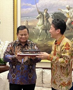 HKp2qWqa8AAZUD5.jpg