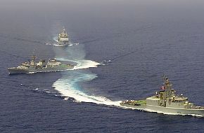 Canada's Warships - HMCS St. John's - Breaking from Formation