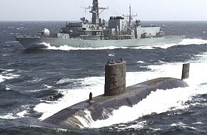 HMS NORTHUMBERLAND ESCORT FOR A TRAFALGAR CLASS SUBMARINE