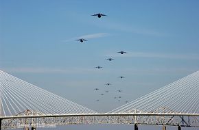 Formation of 17 C-17 Globemaster III - US Air Force