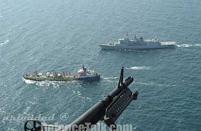 HMNZS Te Kaha boarding ops from SH-2G