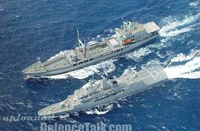 HMNZS Te Kaha taking feul from Endeavor