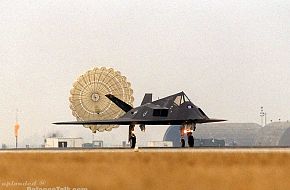 F-117 Nighthawk touch down - United States Air Force (USAF)