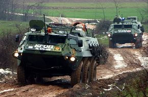 Pasu APC , Patrol, Kosovo