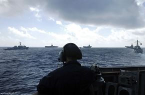 Aboard the guided-missile destroyer USS Russell (DDG 59) - Valiant Shield 2