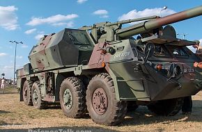 Dana wheeled 152mm self-propelled artillery - Polish Army