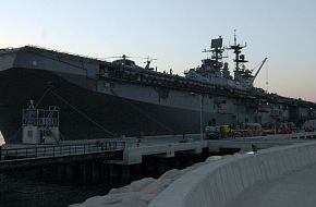 USS Iwo Jima LHD 7 Wasp-class Amphibious Assault Ship