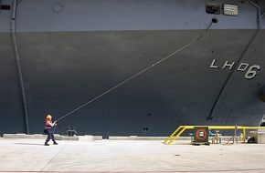 USS Bonhomme Richard LHD 6 - Amphibious Assault Ship