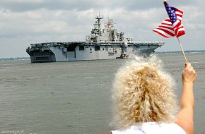 USS Iwo Jima LHD 7 Wasp-class Amphibious Assault Ship