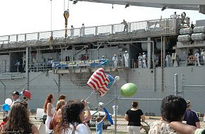 amphibious dock landing ship USS Oak Hill (LSD 51)