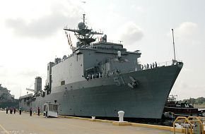 amphibious dock landing ship, USS Oak Hill (LSD 51)