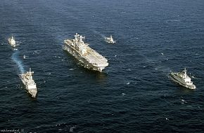 USS Saipan (LHA 2) and guided-missile frigate USS Simpson (FFG 56)