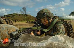 Marine with M-16 rifle - RIMPAC 2006